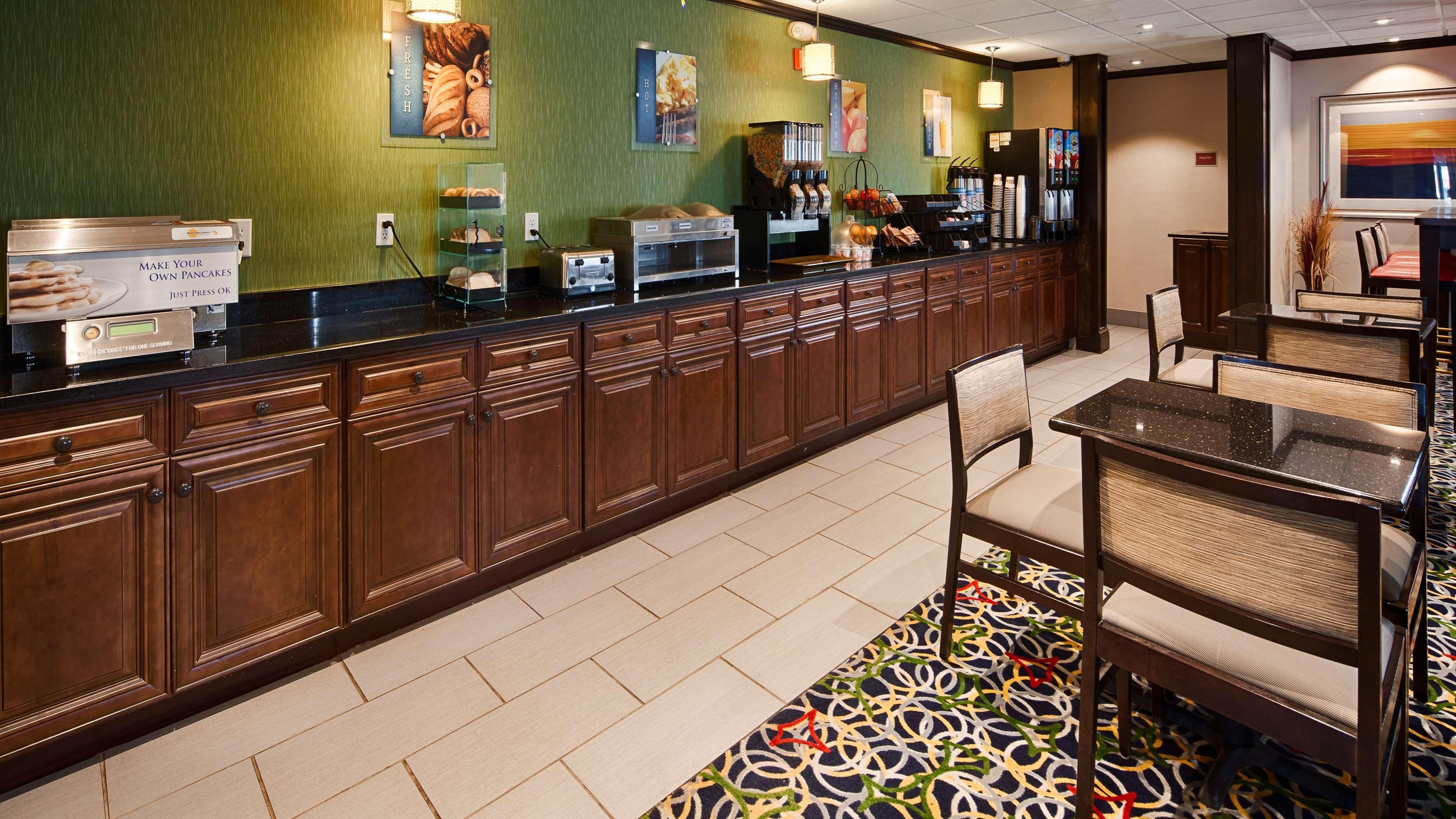 Best Western Elyria Exterior foto